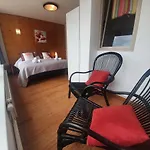アパートホテル Lido Au Bord De L'eau 4*