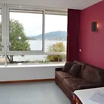 Lido Au Bord De L'eau