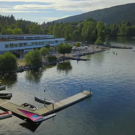 Lido Au Bord De L'eau 4*